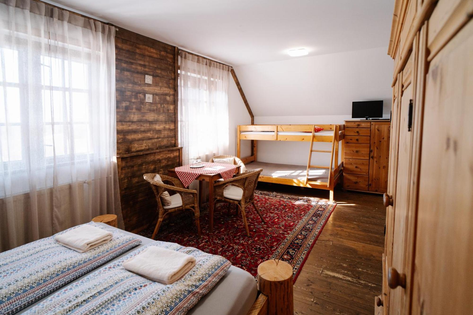 Gazdovsky Dvor B&B S Mini Wellness Bešeňová Eksteriør billede