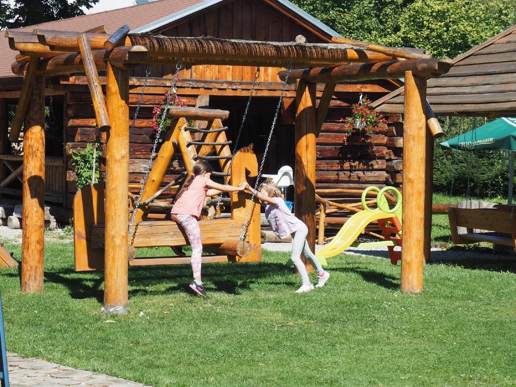 Gazdovsky Dvor B&B S Mini Wellness Bešeňová Eksteriør billede
